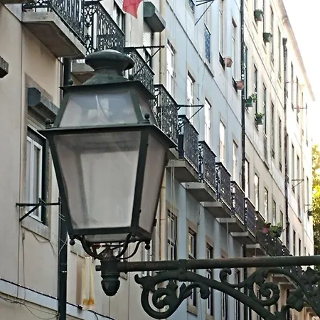 Mansarda No Coracao Do Bairro Alto * ליסבון